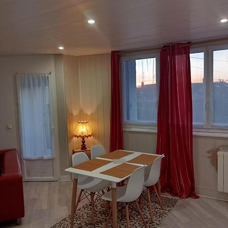 Appartement Confortable Dreux Bagian luar foto